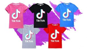 Comprar camisetas con el logo de Tik Tok en varios colores y diseños.